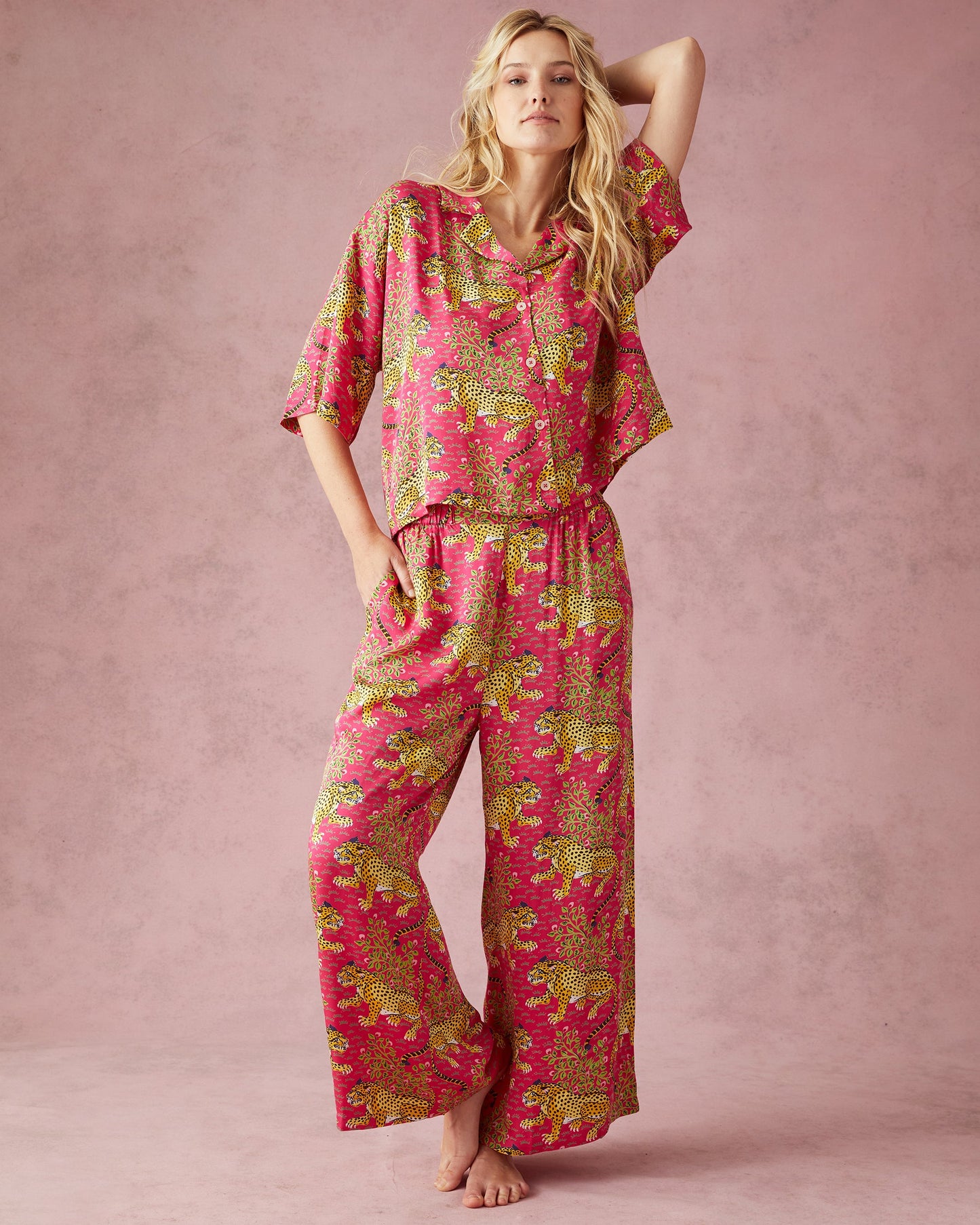Bagheera - Eco Satin Wildest Dreams & Robe Set - Hot Pink